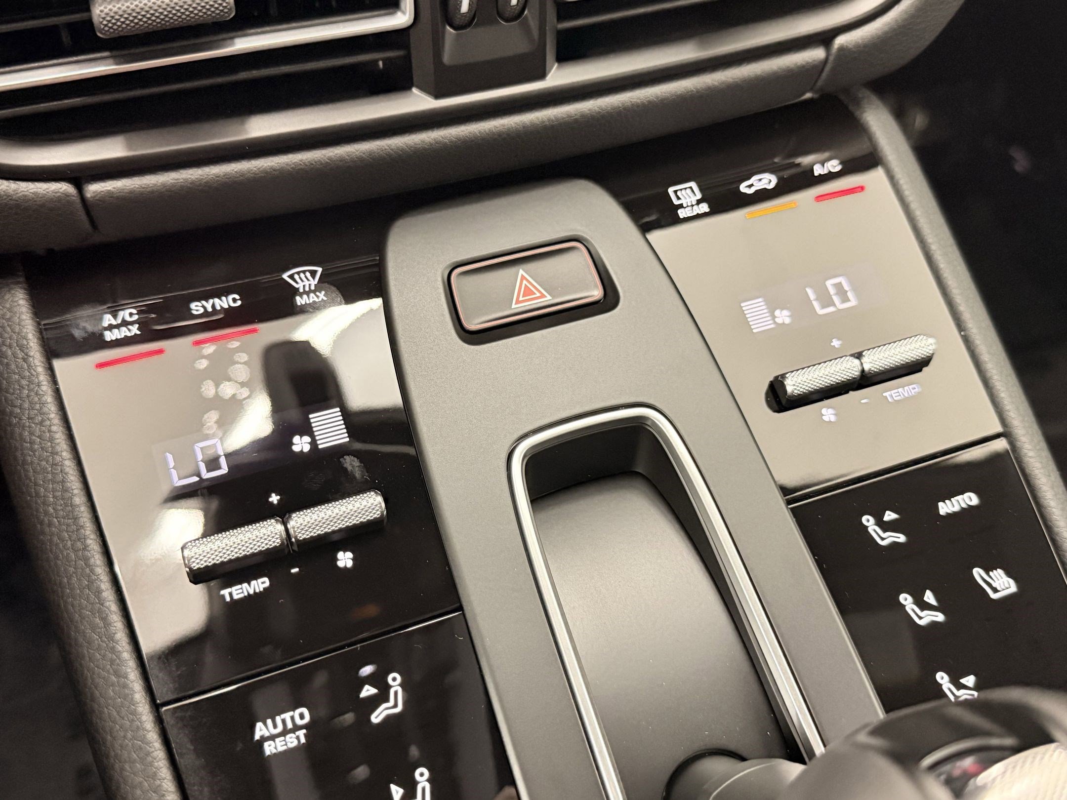 Used 2025 Porsche Macan image 29