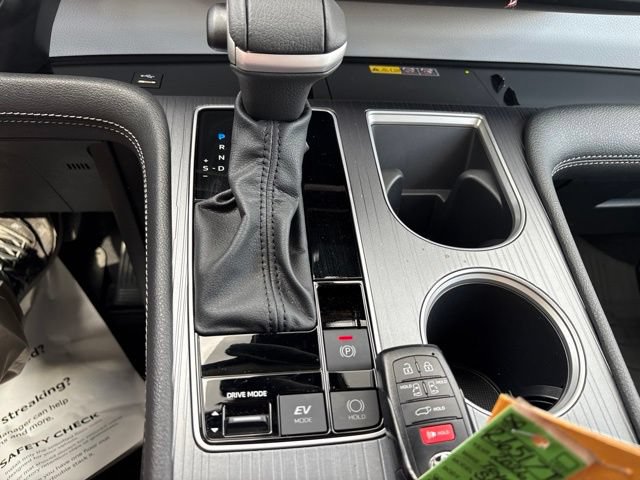 Used 2026 Toyota Sienna XLE FWD image 23
