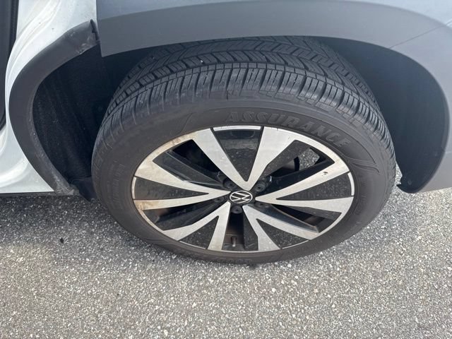 Used 2024 Volkswagen Taos SE FWD image 6