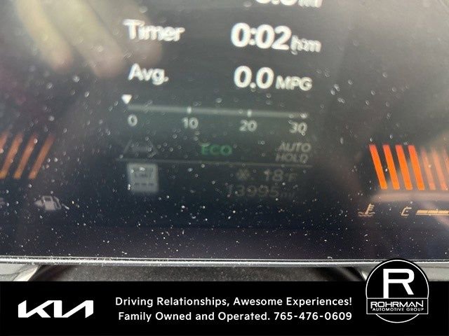 Used 2025 Kia Carnival EX image 8