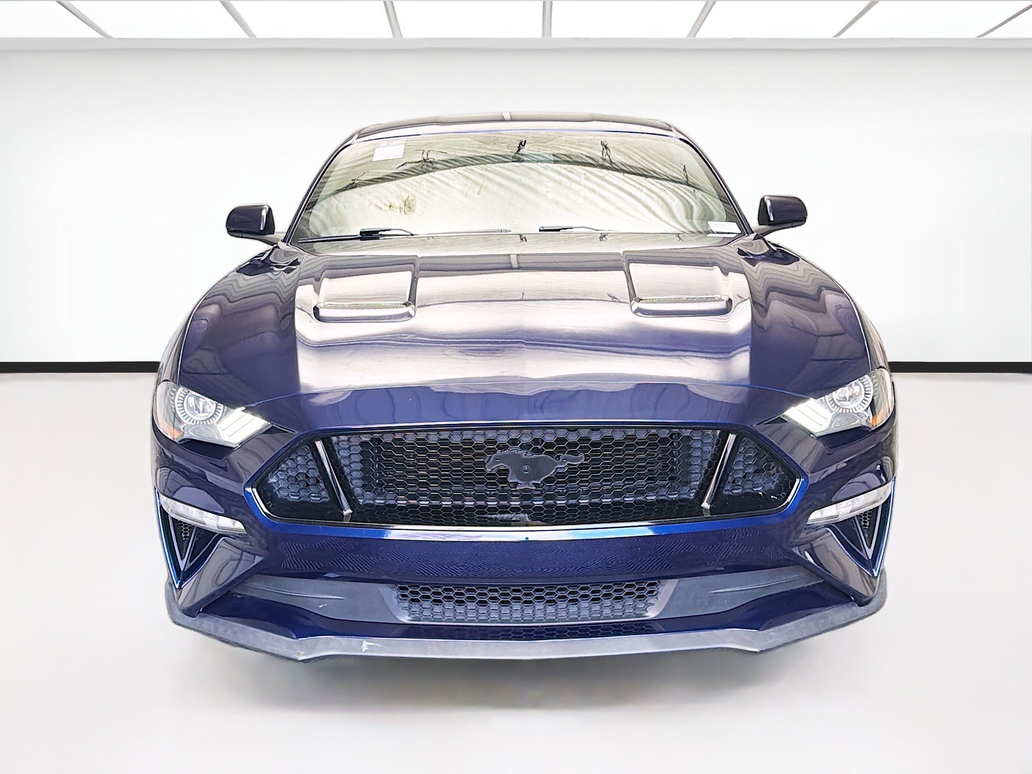 Used 2019 Ford Mustang Coupe RWD image 2