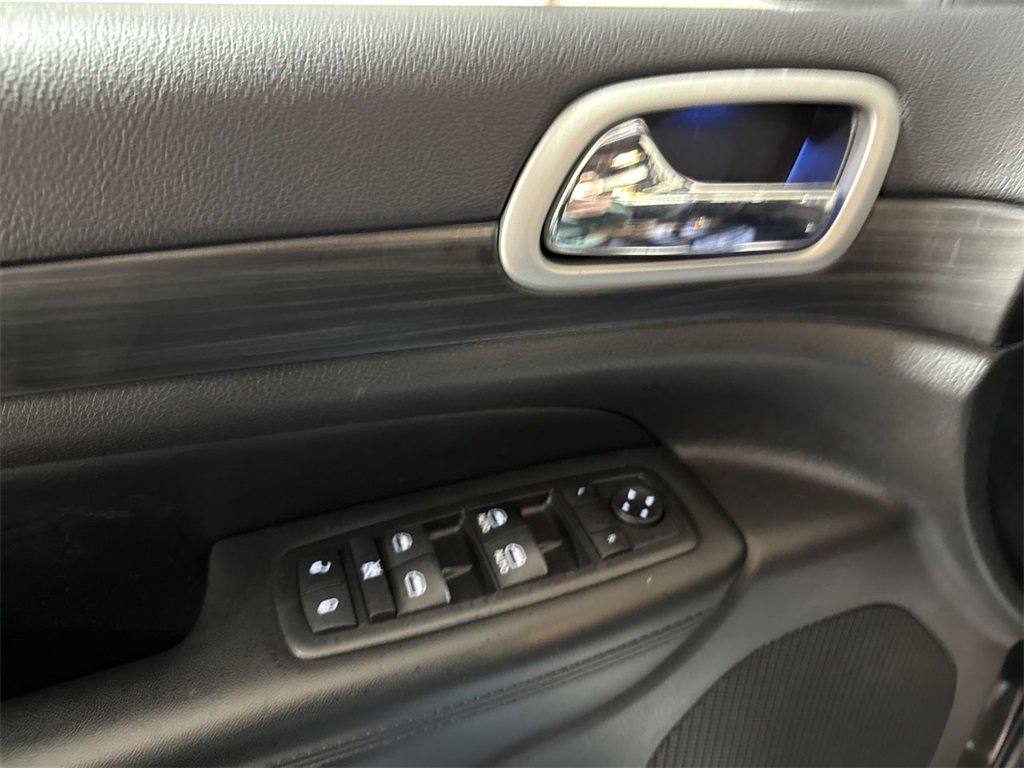 Used 2019 Jeep Grand Cherokee Laredo image 20