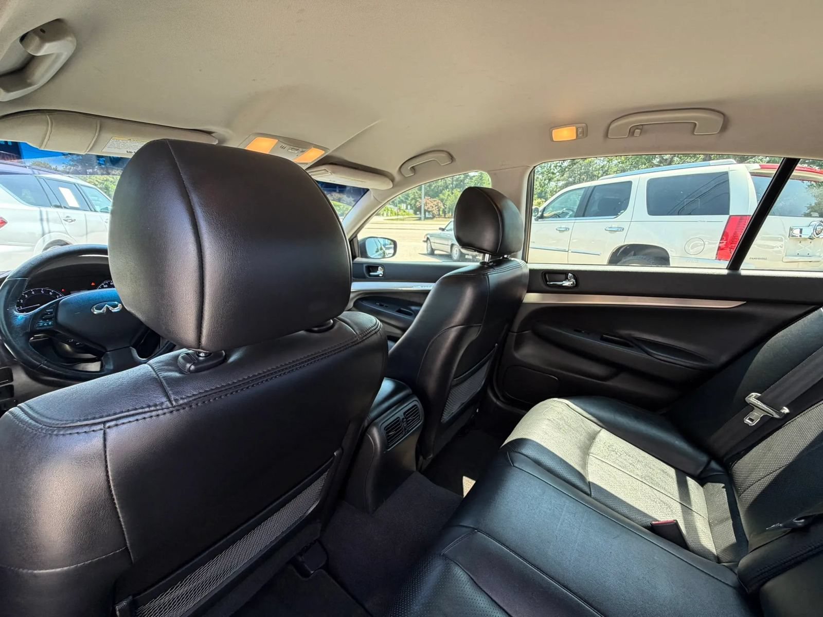 Used 2015 INFINITI Q40 AWD image 19