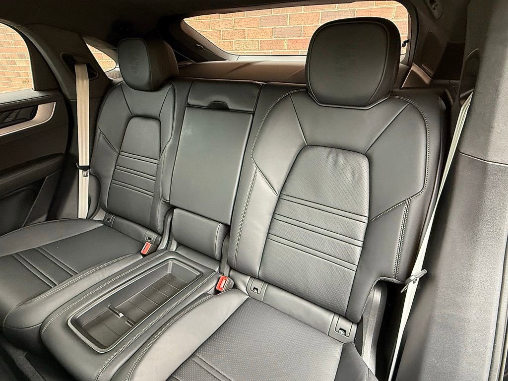 New 2024 Porsche Cayenne Turbo image 16