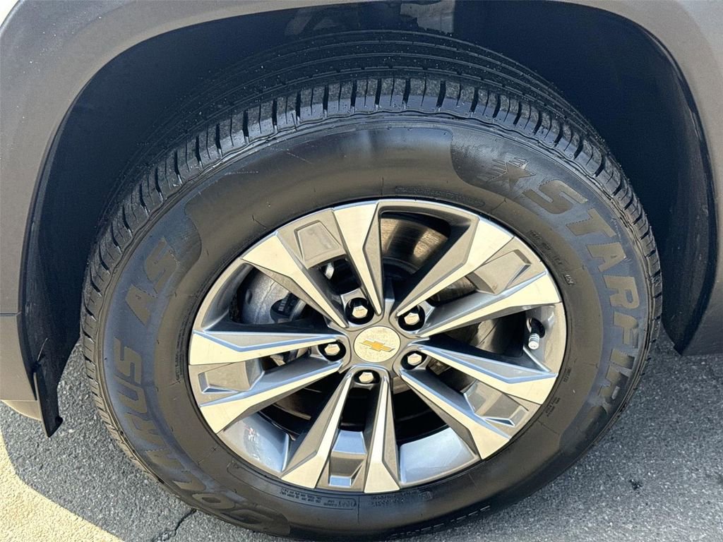 Used 2025 Chevrolet Equinox LT image 30