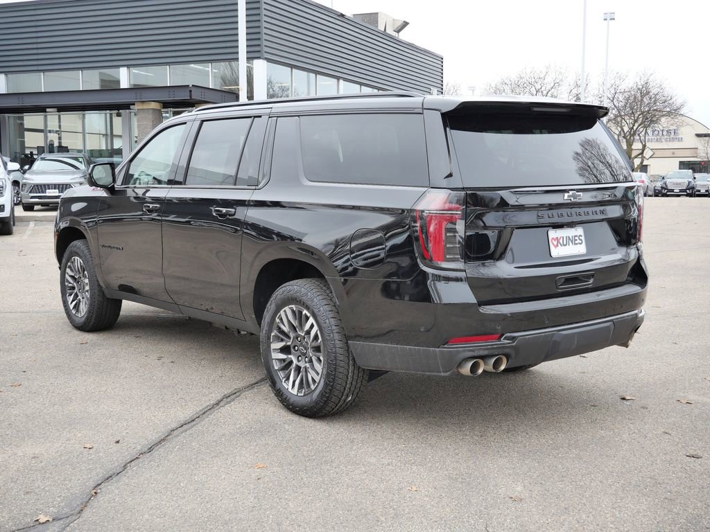 Used 2025 Chevrolet Suburban Z71 image 7