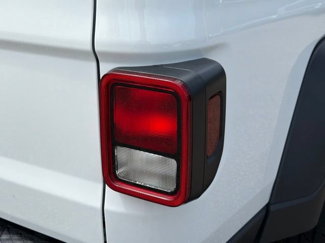 Used 2024 Jeep Gladiator Sport AWD/4WD image 25