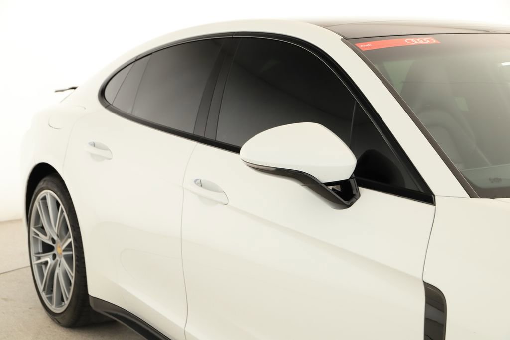Used 2018 Porsche Panamera 4 image 40
