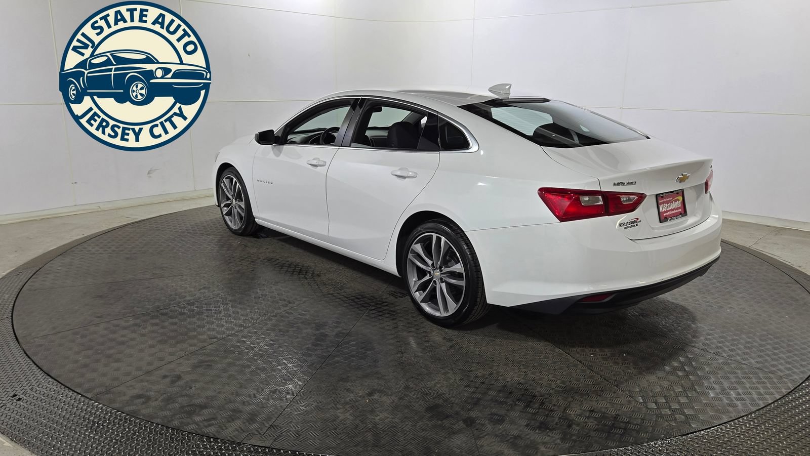 Used 2023 Chevrolet Malibu LT FWD image 5