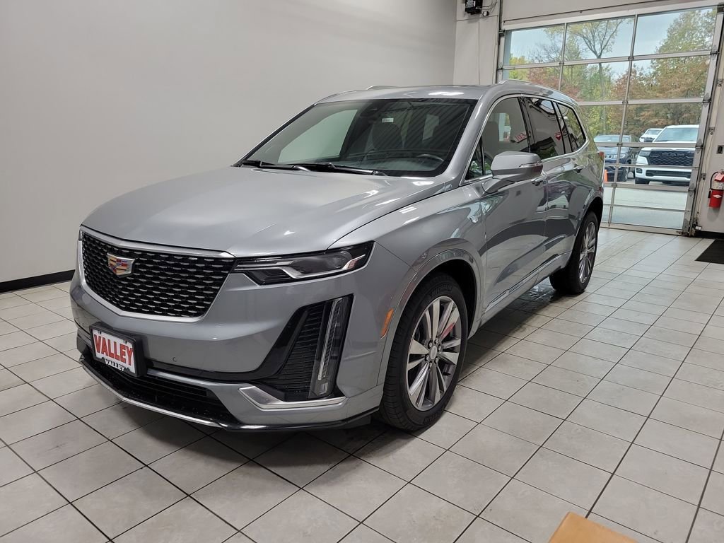 Used 2025 Cadillac XT6 Premium Luxury image 42