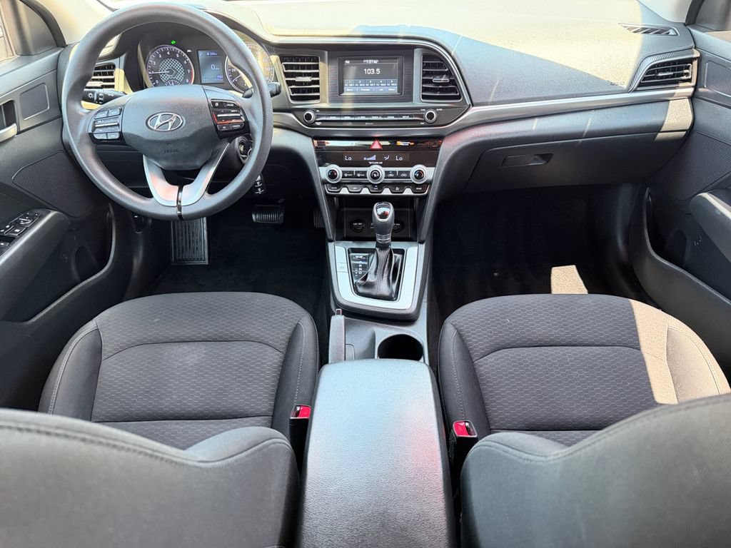 Used 2020 Hyundai Elantra SE w/ Cargo Package (C1) FWD image 15