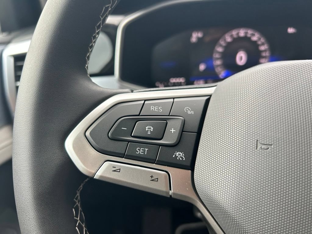 New 2026 Volkswagen Taos SE FWD image 20