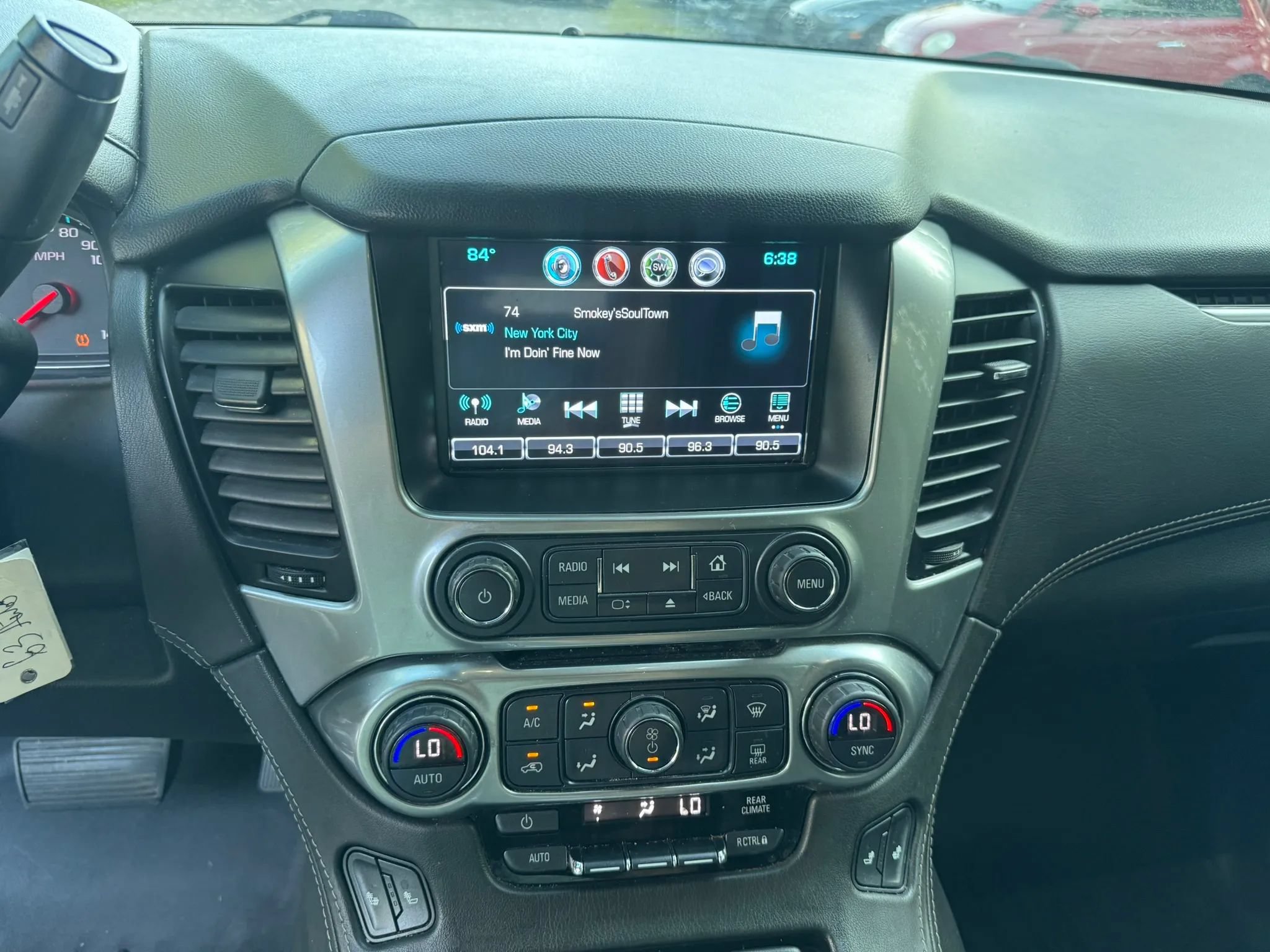 Used 2020 Chevrolet Suburban LT AWD/4WD image 18
