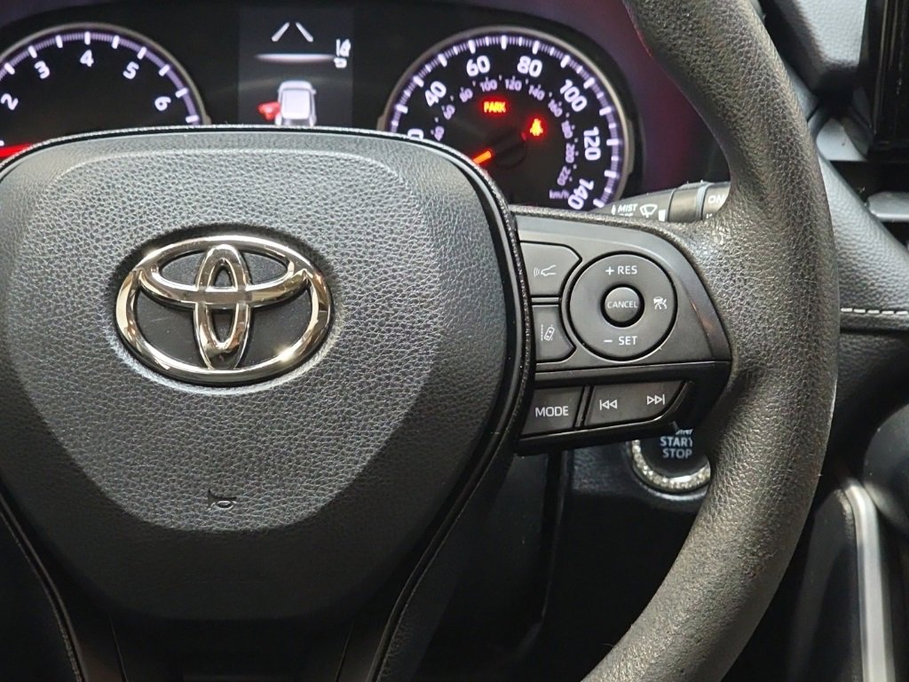Used 2021 Toyota RAV4 XLE w/ Convenience Package image 18