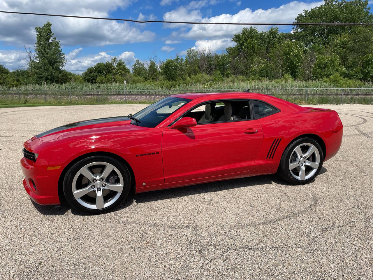 Used 2010 Chevrolet Camaro SS w/ LPO, Ground Effects Package RWD image 36