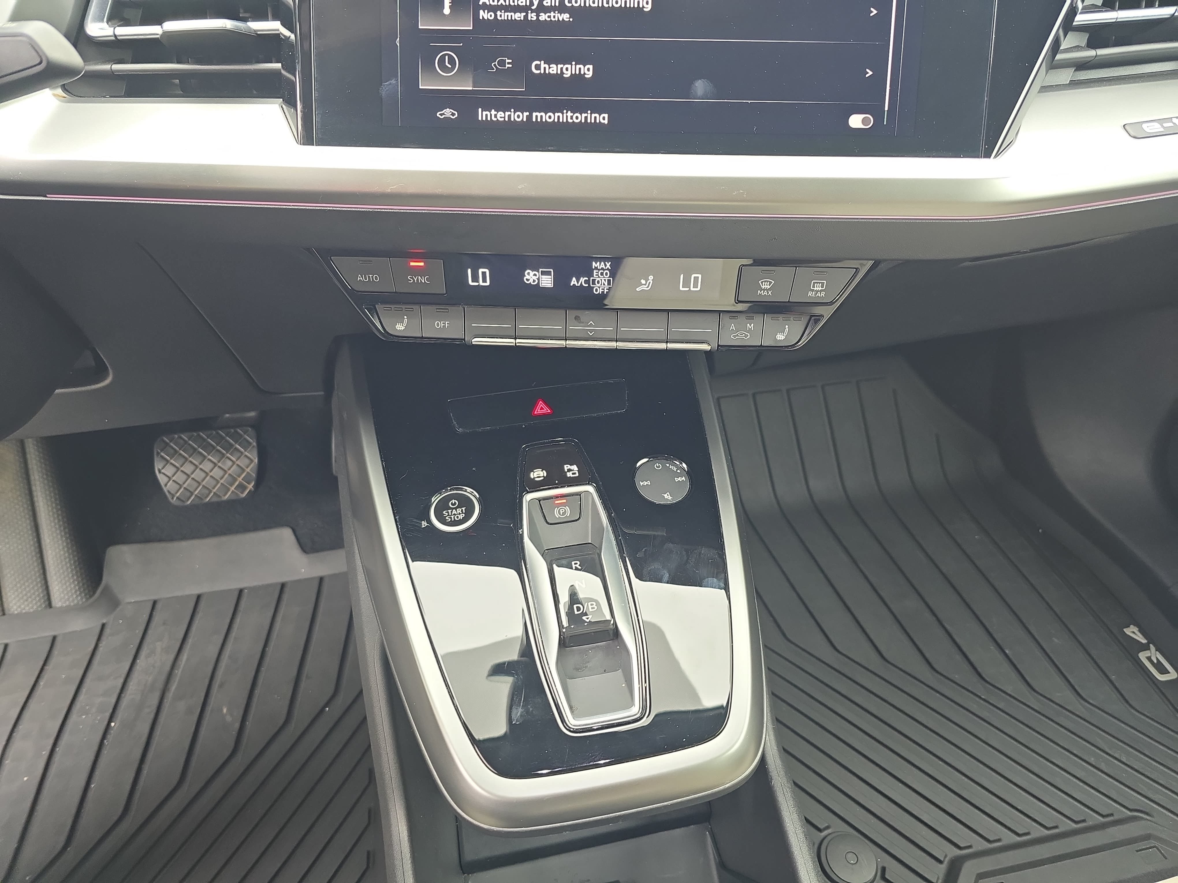 Used 2022 Audi Q4 e-tron Prestige AWD/4WD image 25