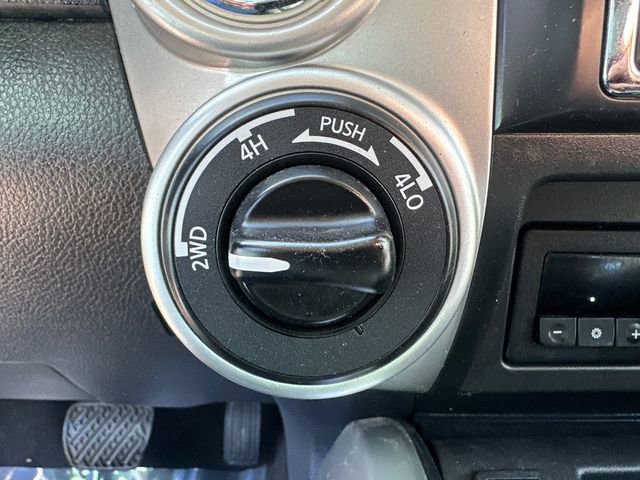 Used 2021 Nissan Titan SV w/ SV Convenience Package image 37