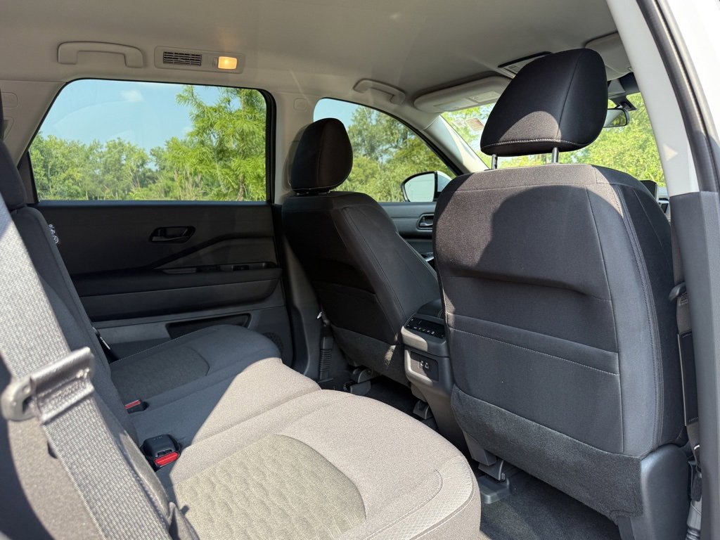 Certified 2025 Nissan Pathfinder SV image 29
