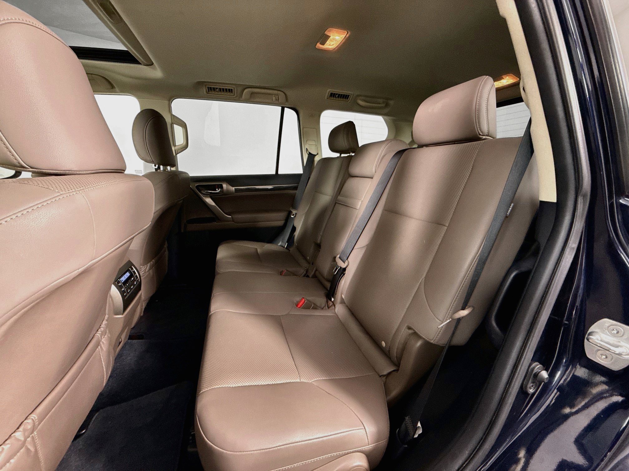 Used 2020 Lexus GX 460 Premium w/ Premium Package AWD/4WD image 23