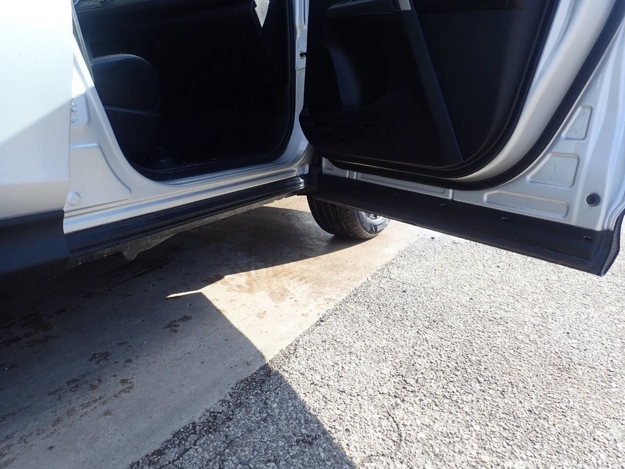 Used 2014 Toyota RAV4 Limited image 26