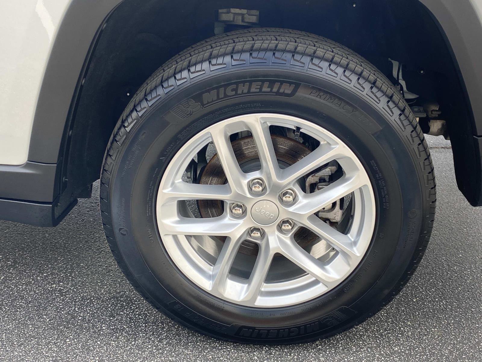 Certified 2024 Jeep Grand Cherokee Laredo X w/ Luxury Tech Group I image 15