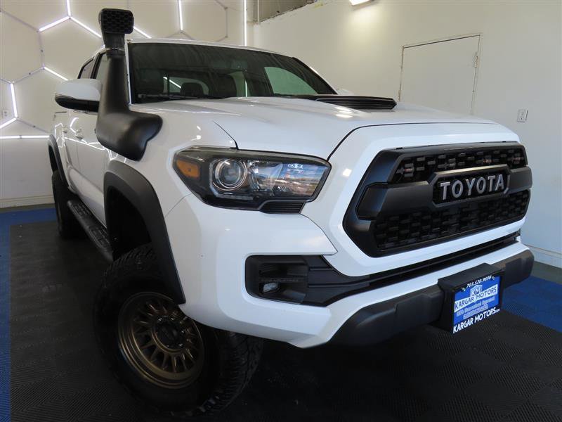Used 2017 Toyota Tacoma TRD Pro image 3