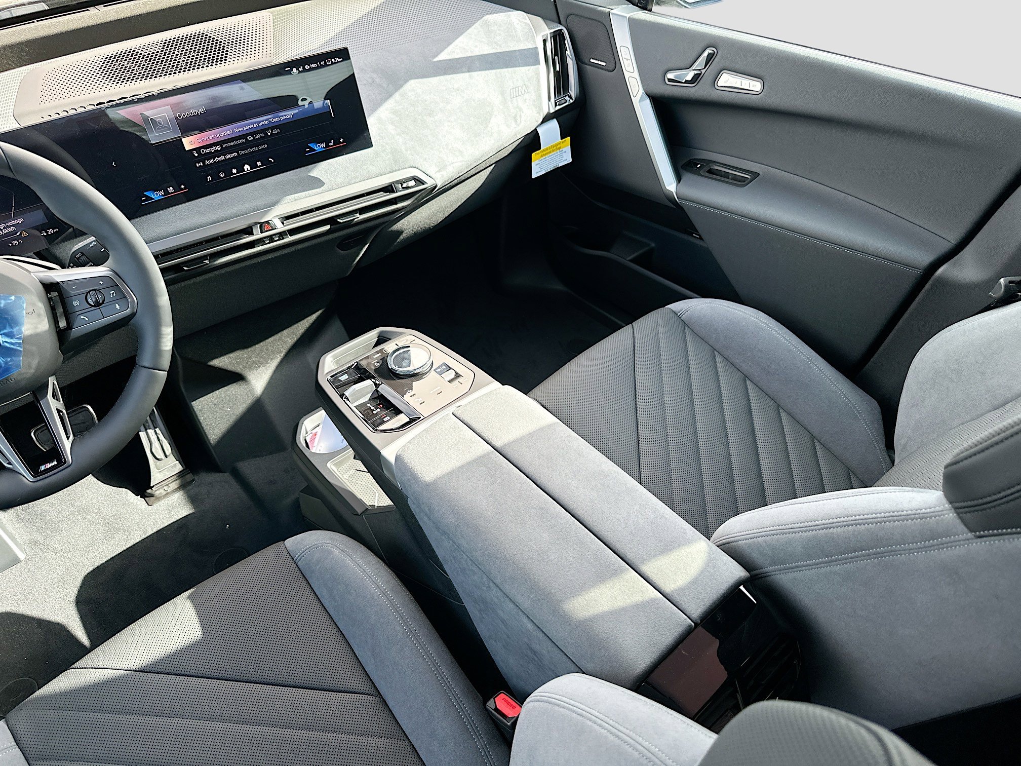 New 2026 BMW iX xDrive60 w/ M Sport Package image 18
