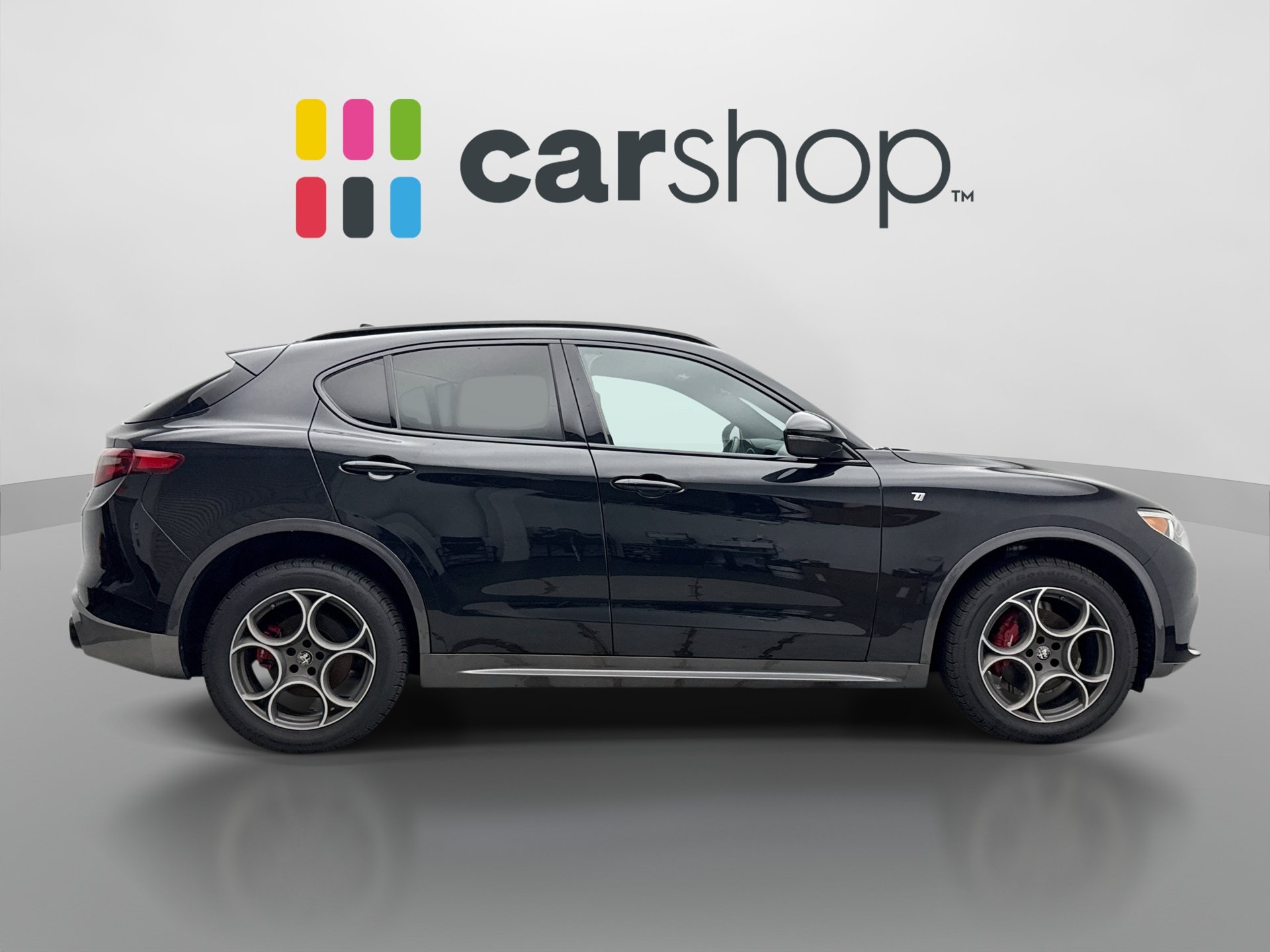 Used 2022 Alfa Romeo Stelvio Ti w/ Active Assist Plus Package AWD/4WD image 6