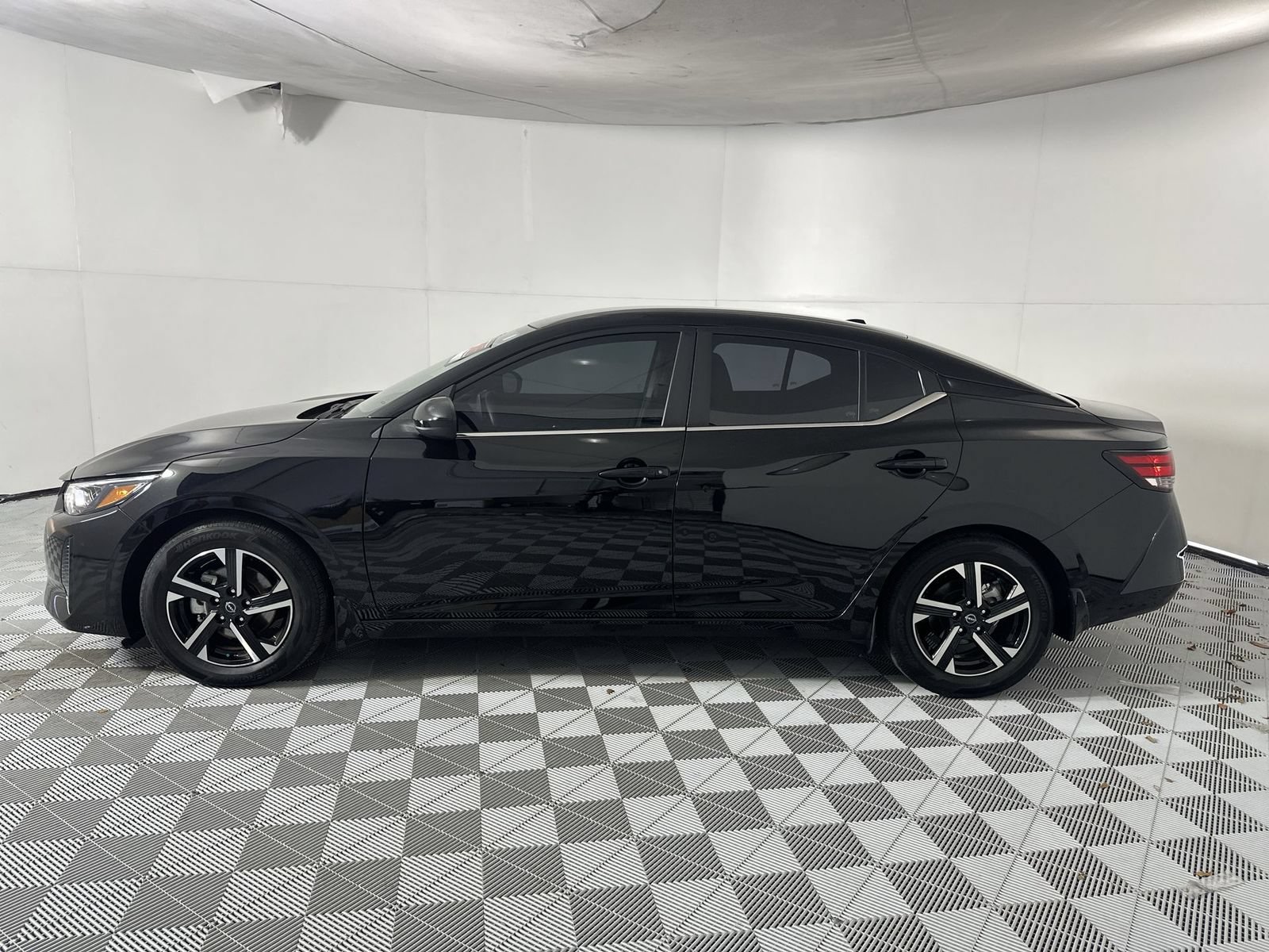 Certified 2024 Nissan Sentra SV FWD image 5