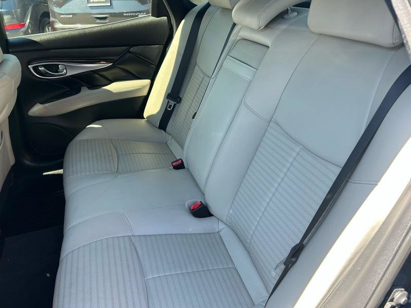 Used 2016 INFINITI Q70 3.7 w/ Sport Package RWD image 15