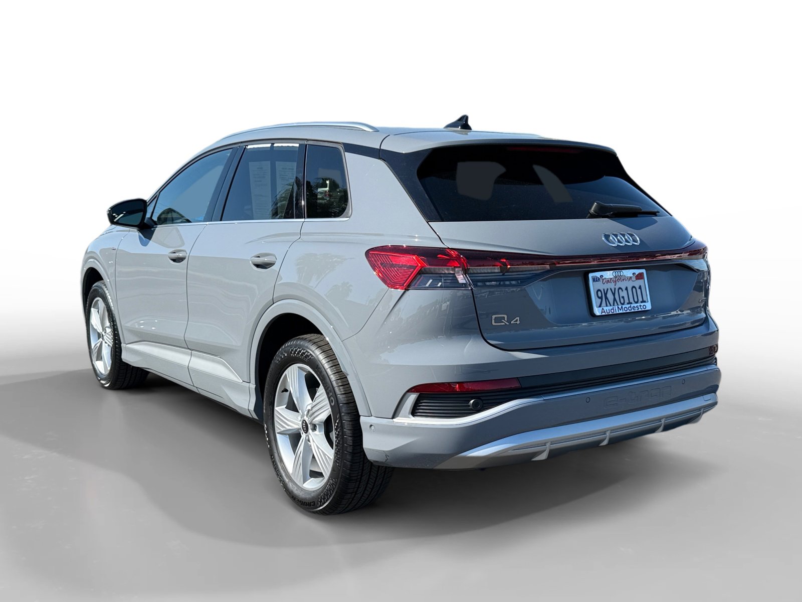 Used 2023 Audi Q4 e-tron Premium Plus w/ Premium Plus image 3