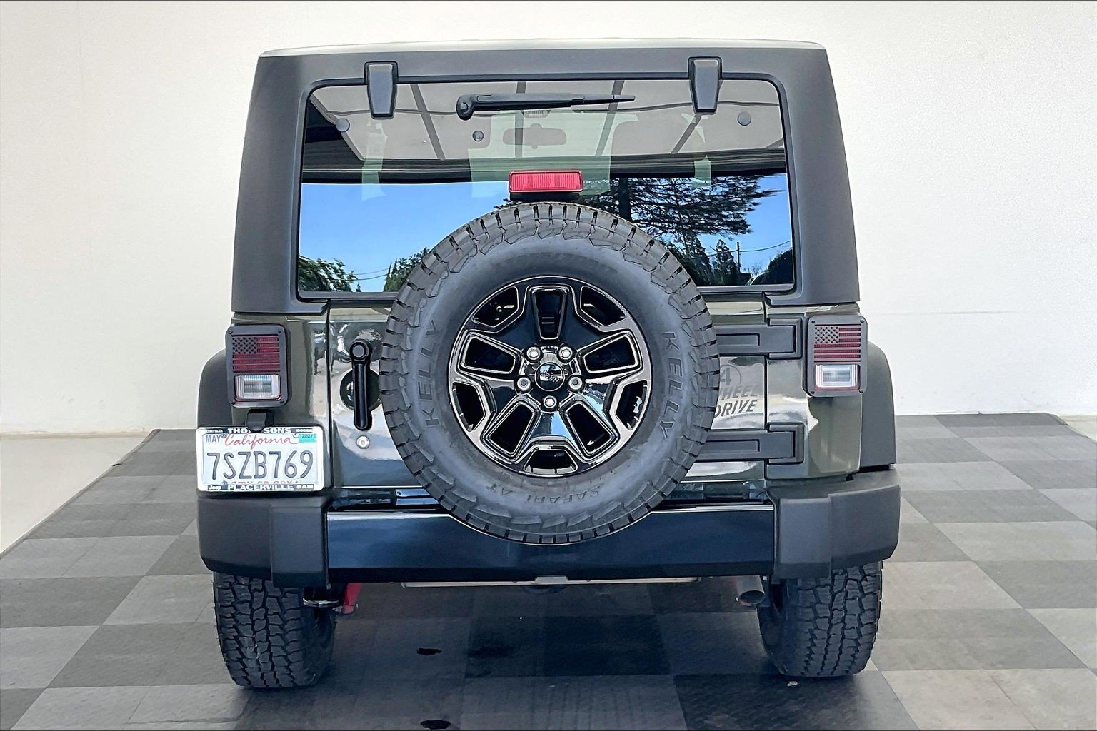 Used 2015 Jeep Wrangler Sport AWD/4WD image 3