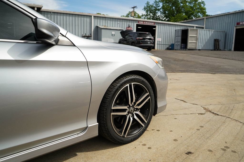 Used 2017 Honda Accord Sport Special Edition image 18