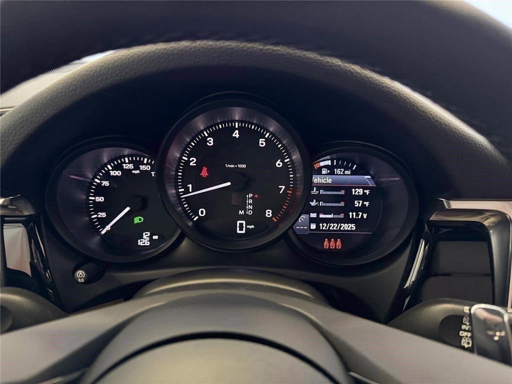 New 2026 Porsche Macan AWD/4WD image 21