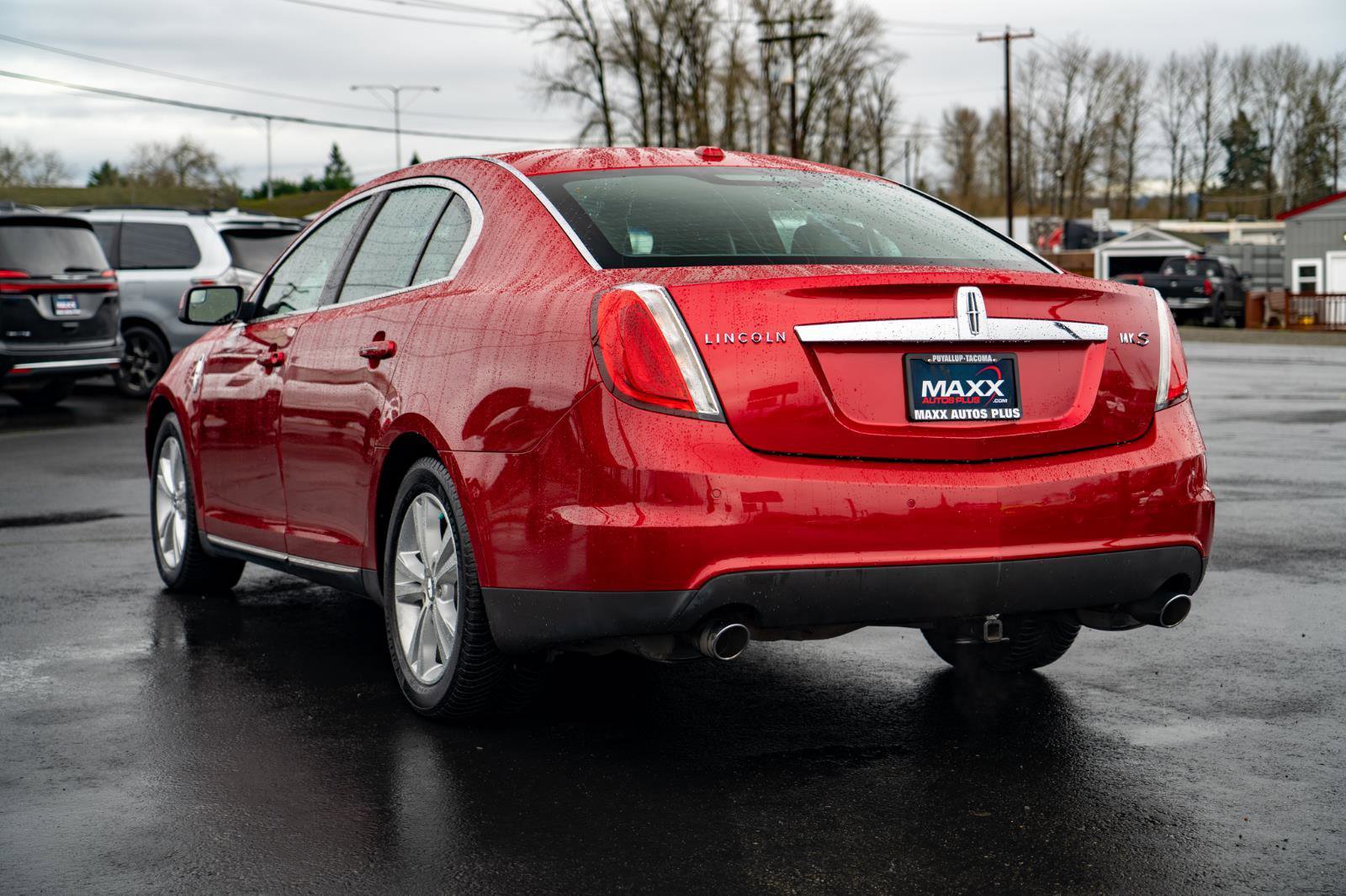 Used 2010 Lincoln MKS image 11