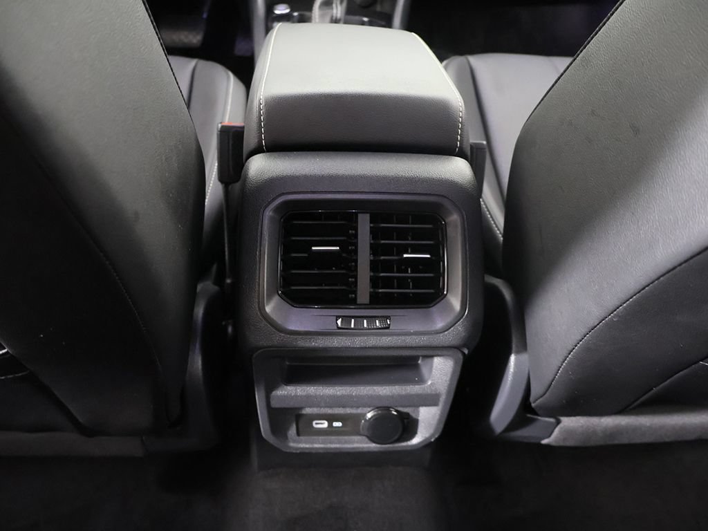 Used 2023 Volkswagen Tiguan SE FWD image 50