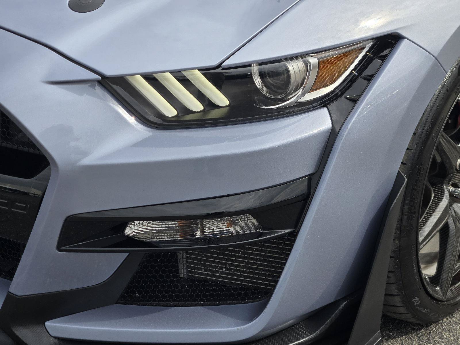 Used 2022 Ford Mustang Shelby GT500 w/ Carbon Fiber Track Pack RWD image 10