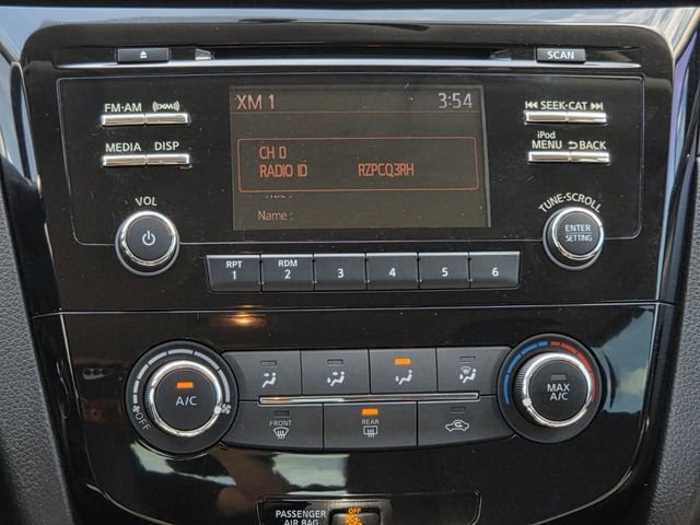 Used 2017 Nissan Rogue Sport S w/ S Appearance Package FWD image 13