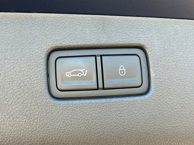 Used 2025 Genesis GV70 2.5T w/ Advanced Package image 13