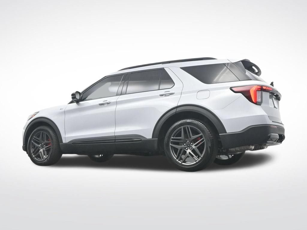 Certified 2026 Ford Explorer ST-Line w/ ST-Line Street Pack RWD image 38