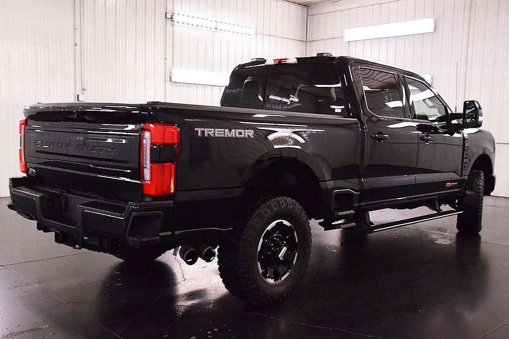 Used 2025 Ford F250 Platinum w/ Tremor Off-Road Package image 9