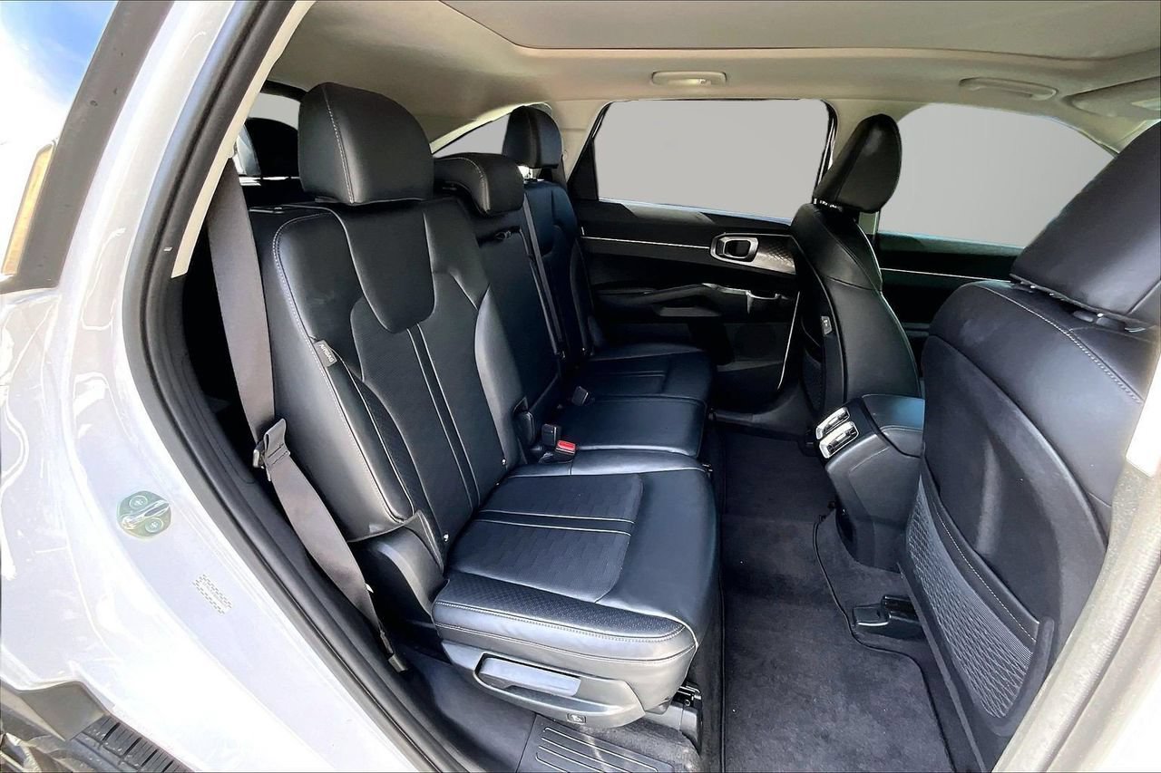 Used 2025 Kia Sorento S w/ Panoramic Sunroof Package FWD image 24