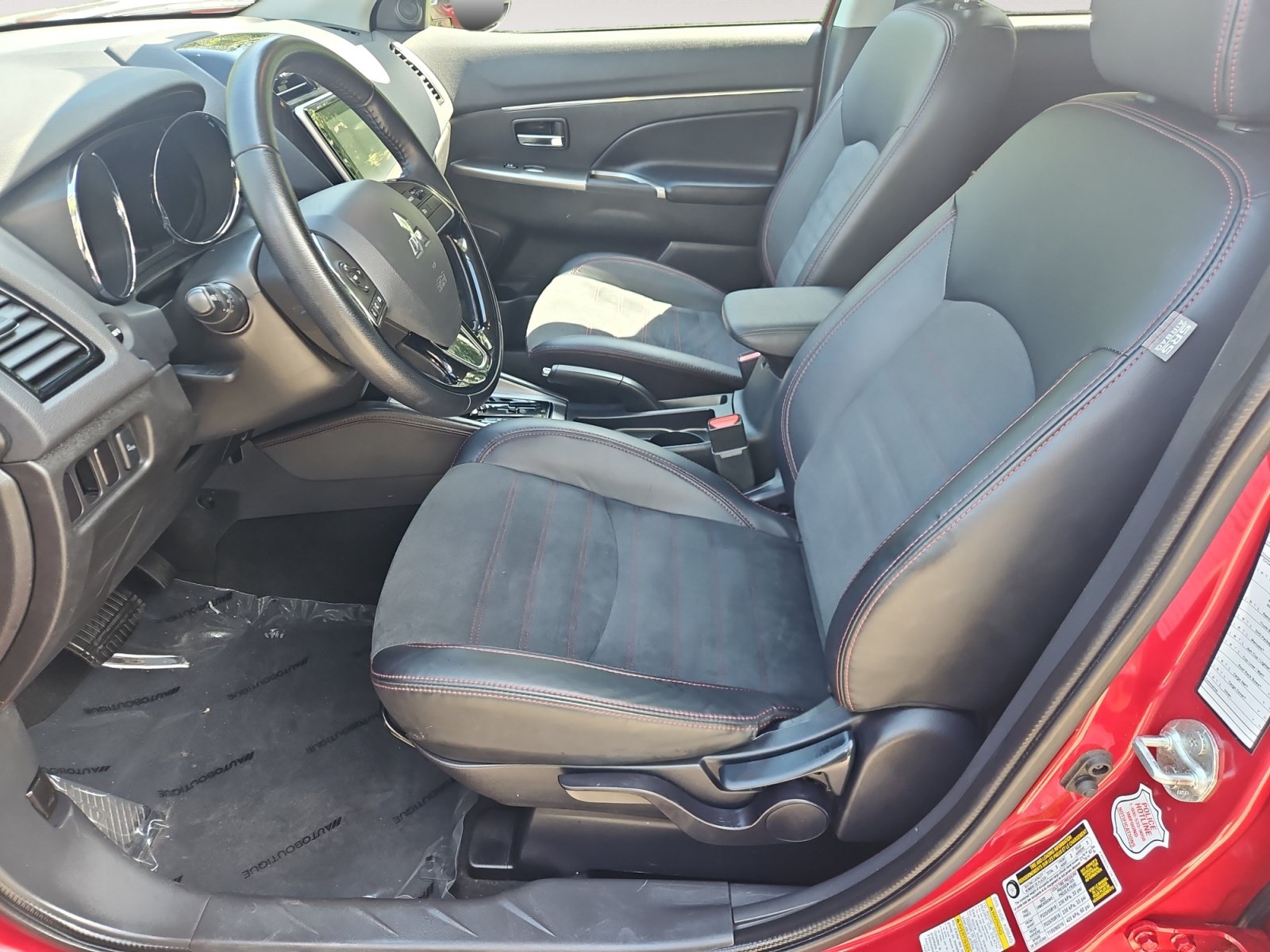 Used 2025 Mitsubishi Outlander Sport SE AWD/4WD image 9