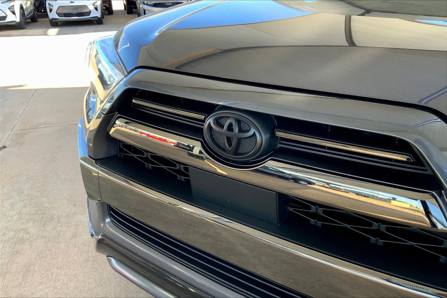 Used 2021 Toyota 4Runner Nightshade AWD/4WD image 30