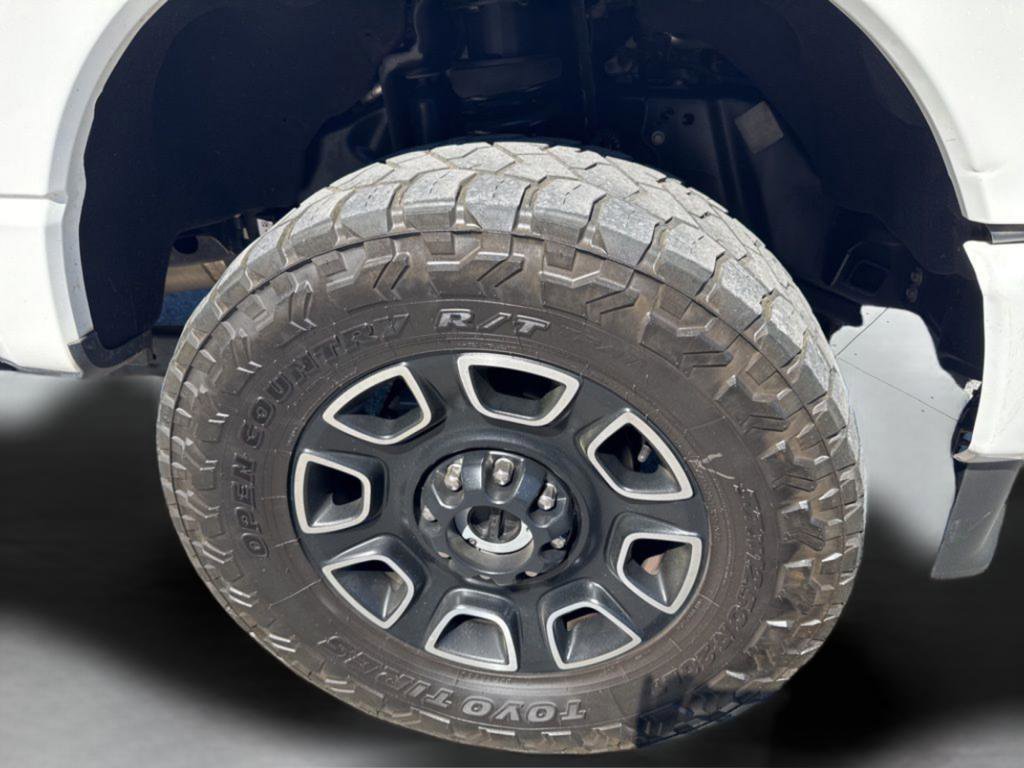 Used 2024 Ford F250 Platinum image 26
