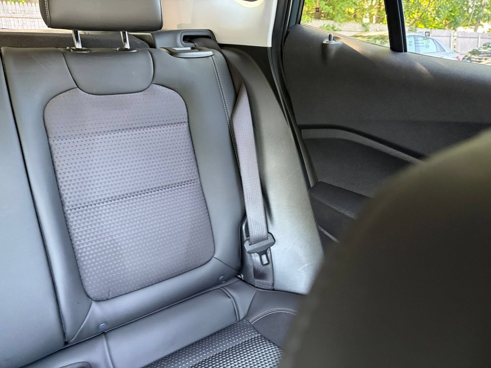 Used 2025 Chevrolet Trax LT FWD image 36