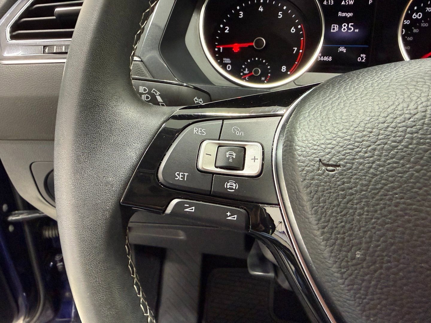 Used 2021 Volkswagen Tiguan SE image 21