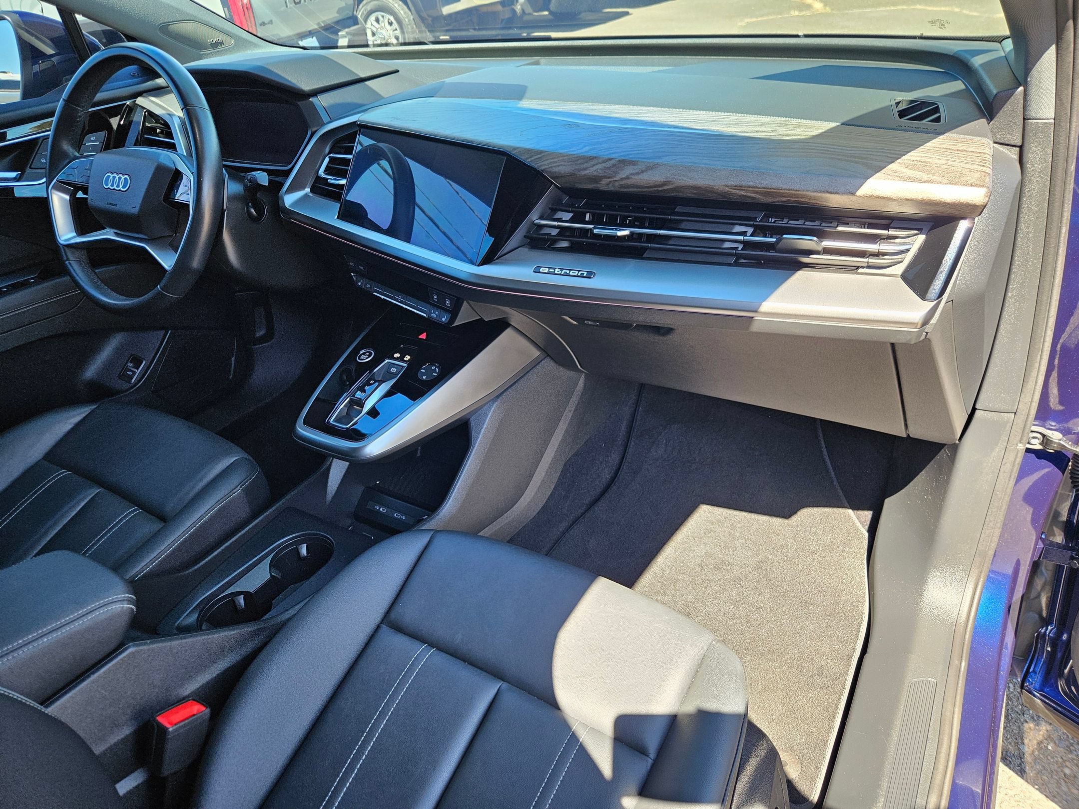 Used 2023 Audi Q4 e-tron Premium Plus w/ Premium Plus AWD/4WD image 31