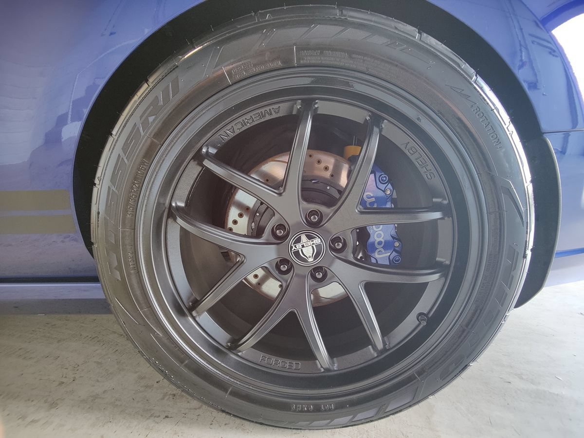 Used 2013 Ford Mustang Shelby GT500 RWD image 34