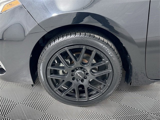 Used 2017 Toyota Corolla SE image 9